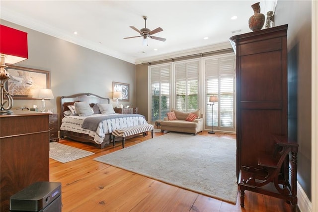 bedroom featuring visible vents, wood finished floors, recessed lighting, crown molding, and ceiling fan