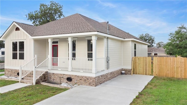 view of front of home with covered porch