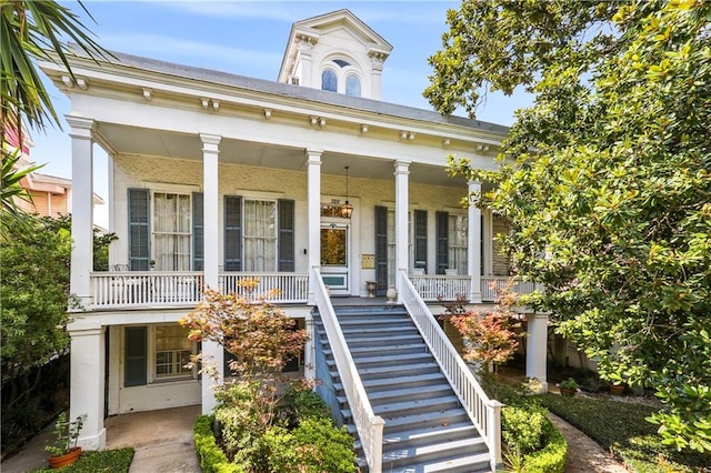 view of front facade with a porch