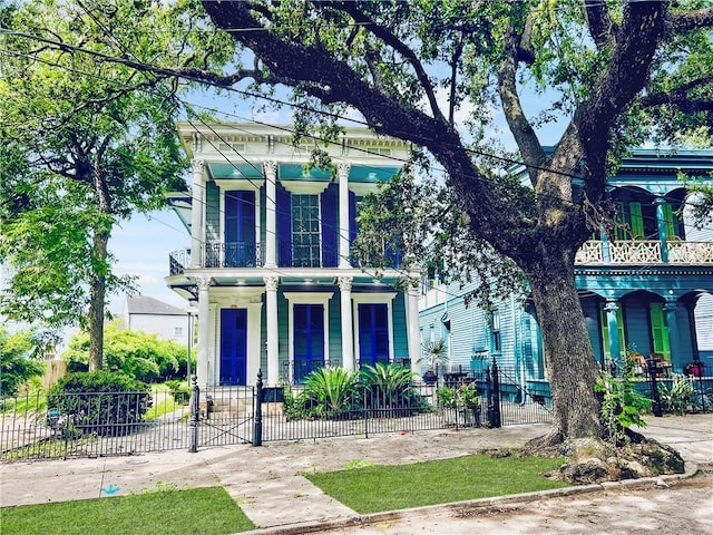 view of front of house