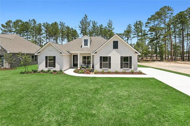 view of front of house with a front yard