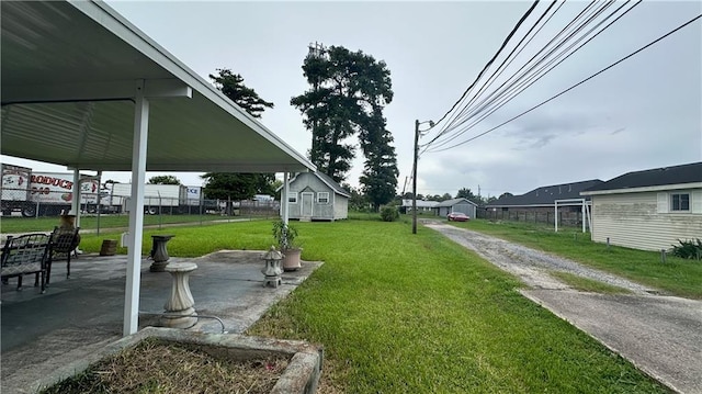 view of yard featuring a patio