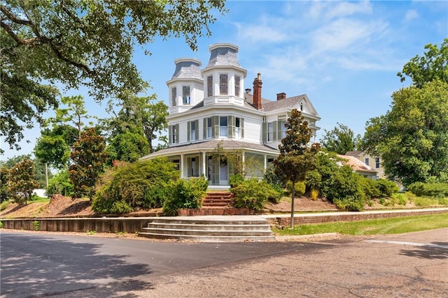 view of front facade with a porch