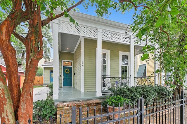 view of front of house with covered porch