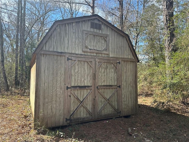 view of outbuilding