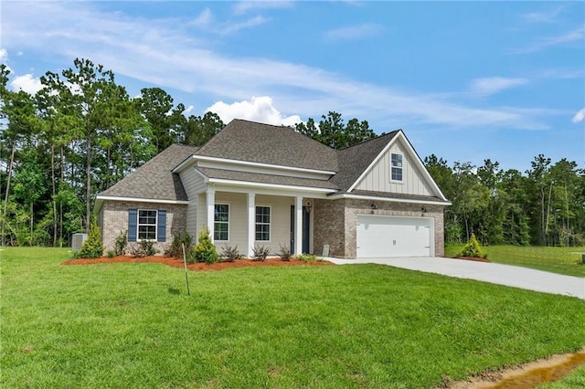 craftsman-style home featuring a front yard