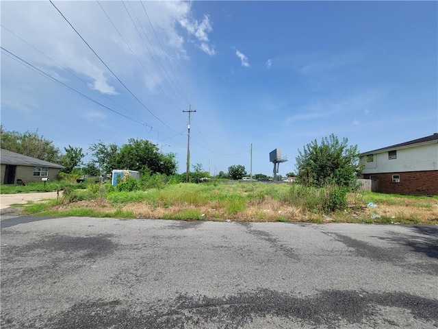 Listing photo 3 for 4659 Francis Dr, New Orleans LA 70126