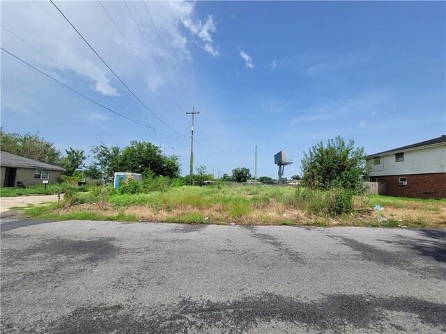 4659 Francis Dr, New Orleans, LA 70126