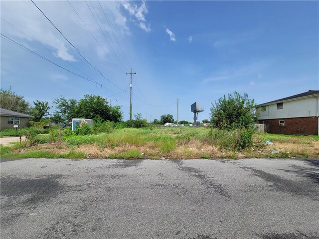 4659 Francis Dr, New Orleans, LA 70126