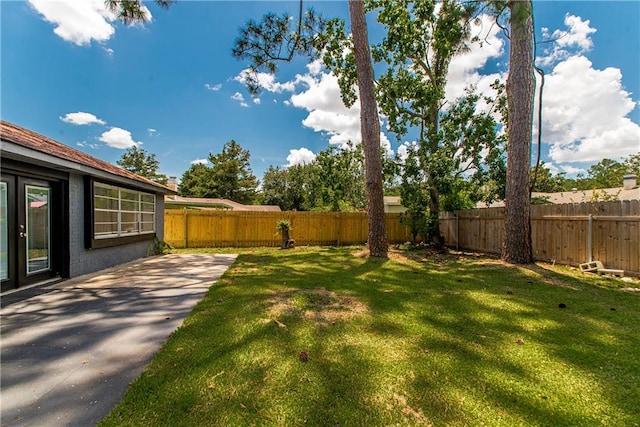 view of yard featuring a patio