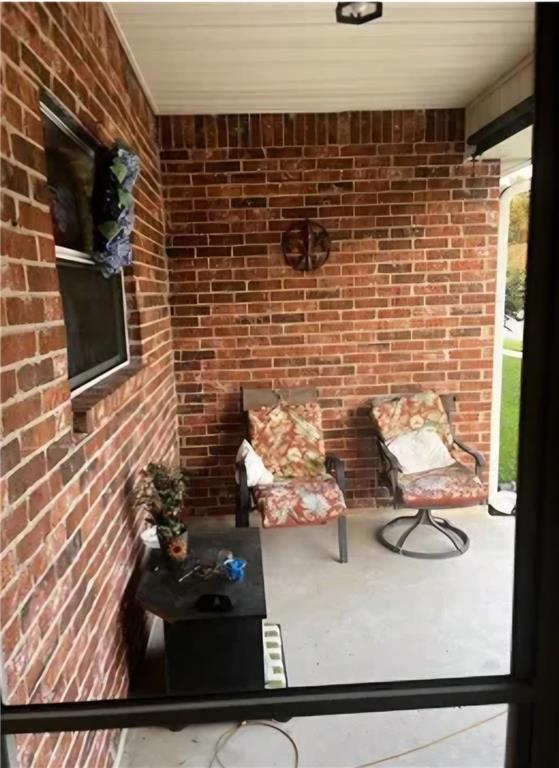 669 Lake Iberville Ct, Ponchatoula, LA 70454 - view of covered porch