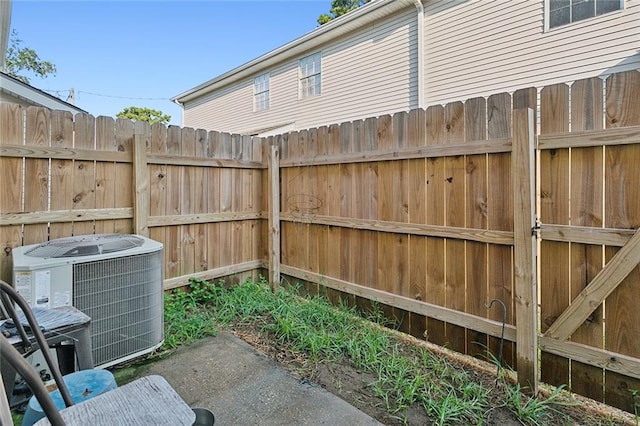 view of yard featuring cooling unit