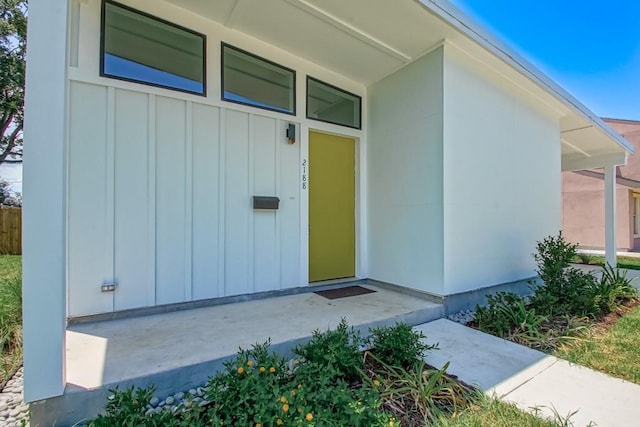 view of entrance to property