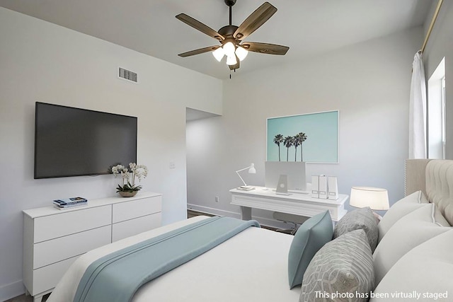 bedroom featuring ceiling fan