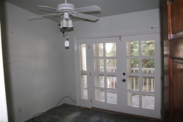 doorway to outside with ceiling fan