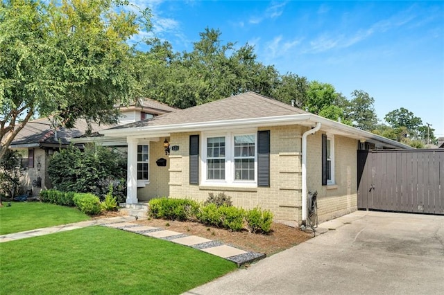 view of front of home with a front yard