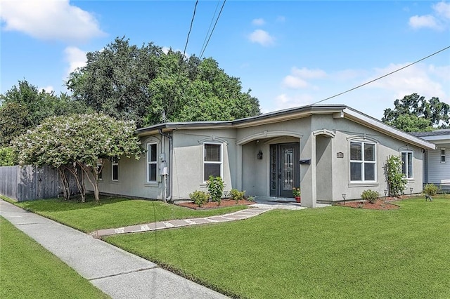 view of front of house featuring a front yard