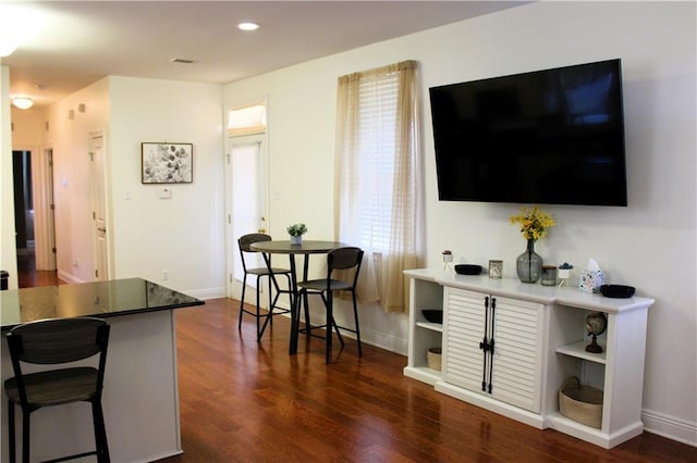 6226 Lafaye St, New Orleans, LA 70122 - interior space featuring recessed lighting, baseboards, and dark wood finished floors