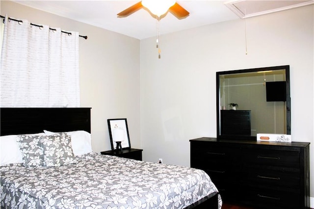 bedroom featuring ceiling fan