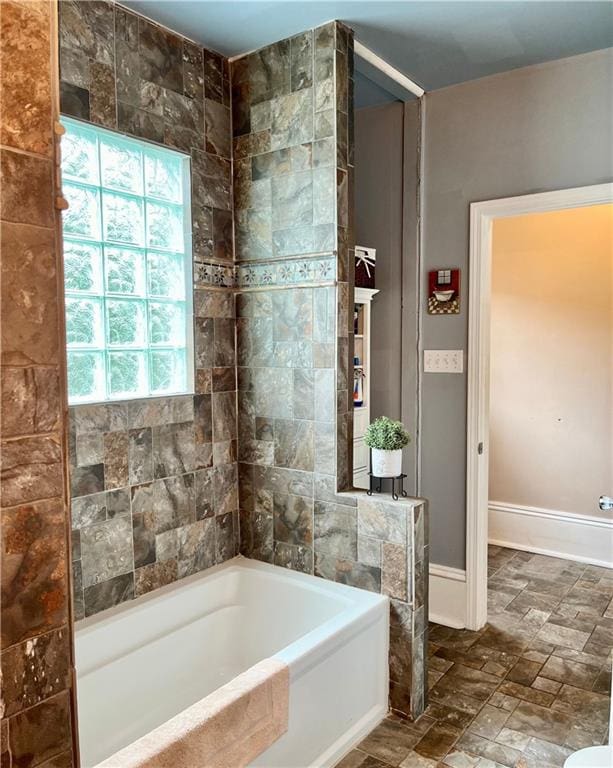 bathroom featuring a bathing tub