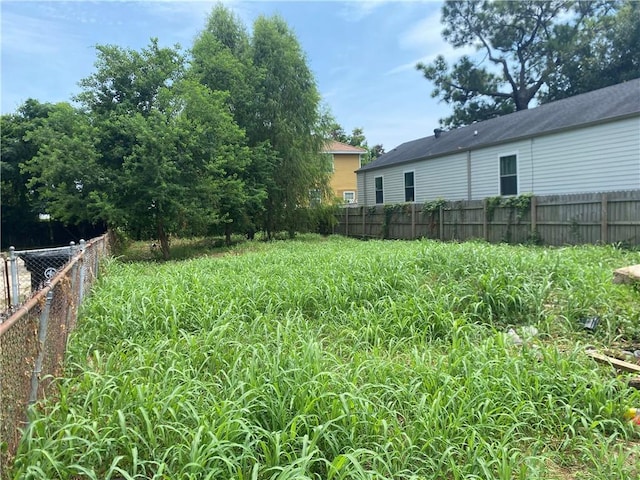 Listing photo 3 for 2017 Piety St, New Orleans LA 70117