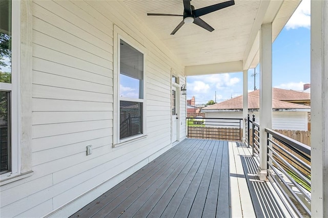 deck with ceiling fan