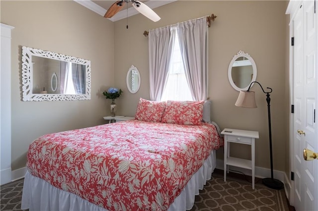 bedroom with ceiling fan