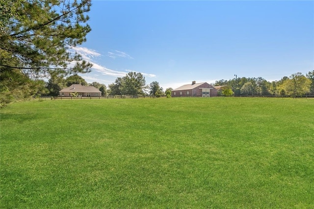 view of yard featuring a rural view