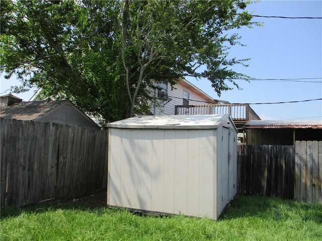 view of outbuilding