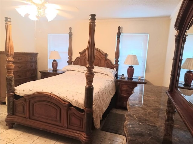 bedroom with ceiling fan