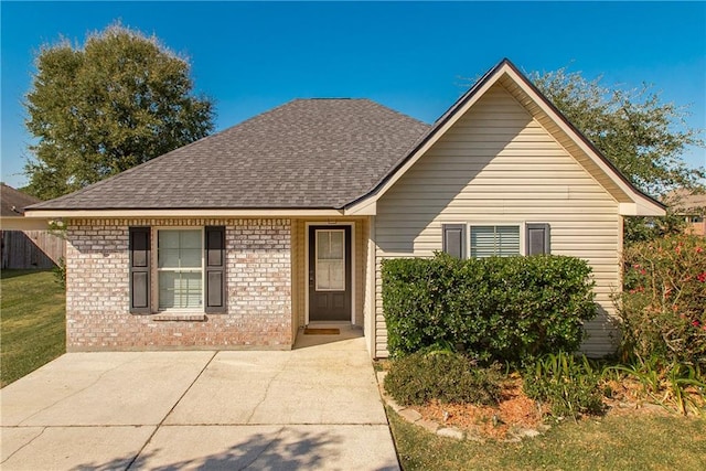 view of front of property