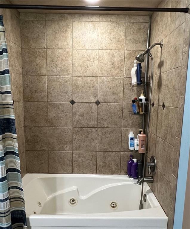 bathroom featuring shower / tub combo