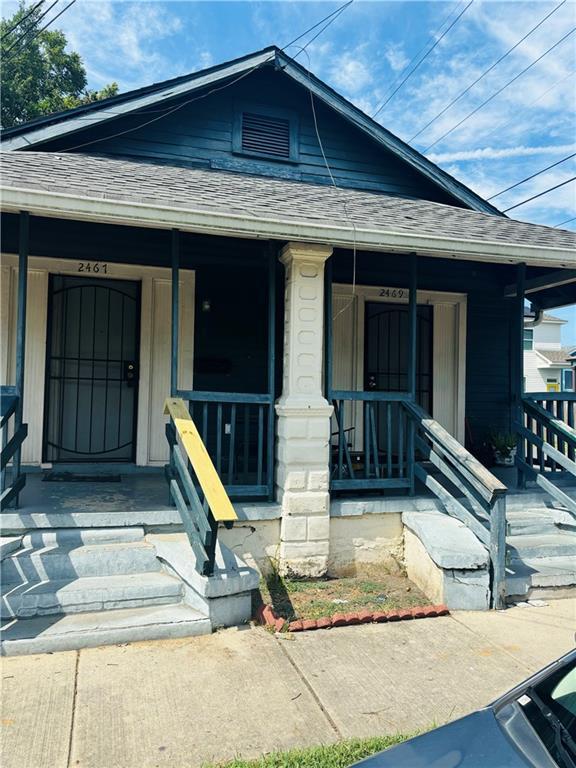 view of front of home with covered porch