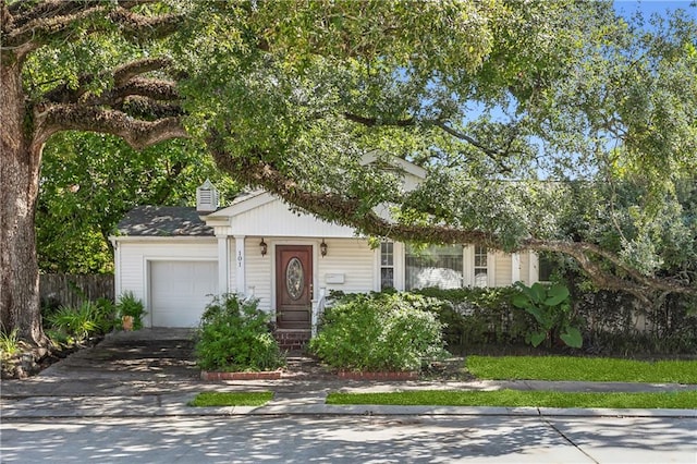 view of front facade with a garage