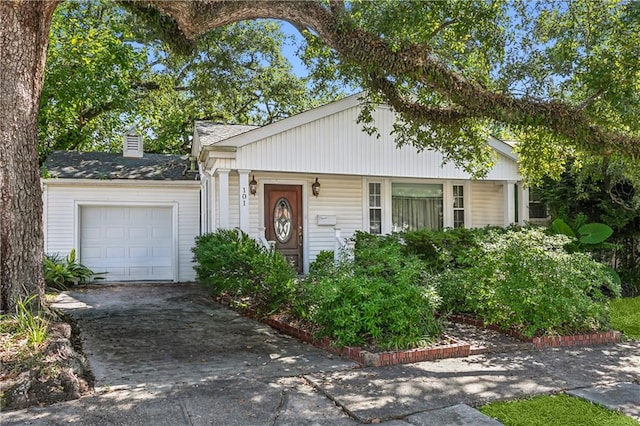 view of front of house featuring a garage