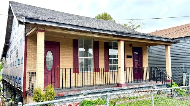 view of front of house featuring a porch