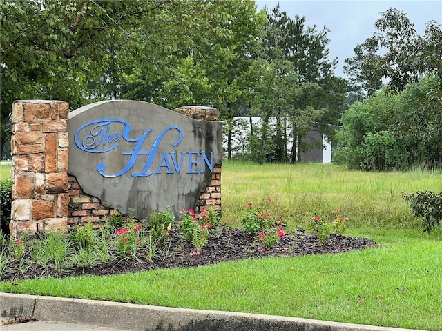 view of community / neighborhood sign