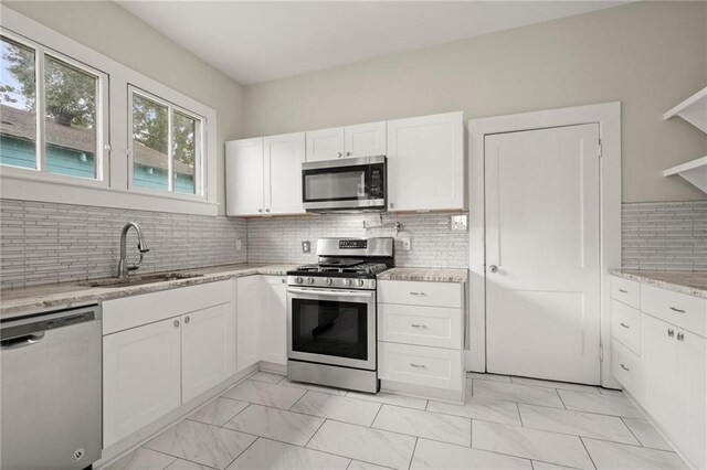 unfurnished room featuring light hardwood / wood-style floors