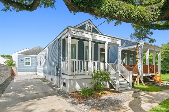 view of front facade featuring covered porch