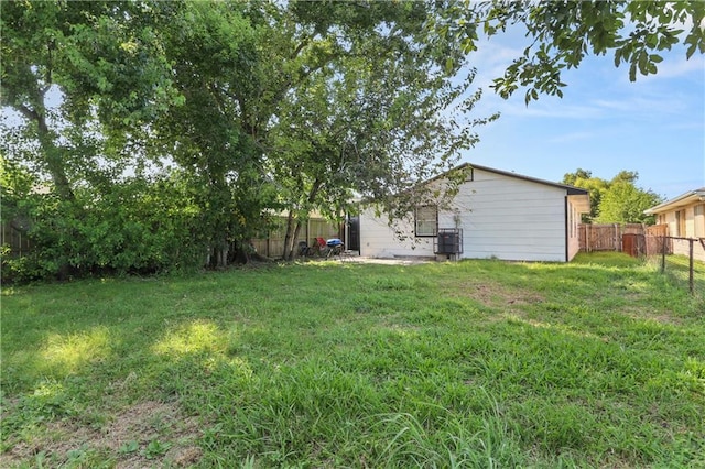 10210 Heritage Dr, New Orleans, LA 70127 - view of yard