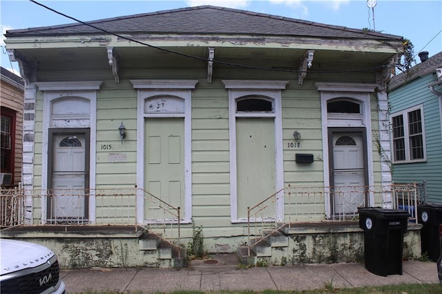 view of front facade