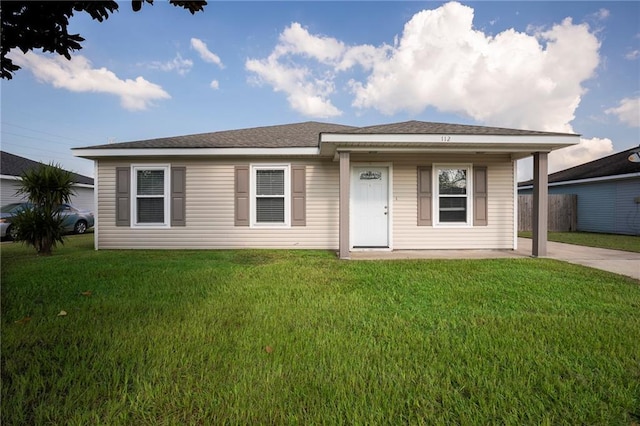 view of front of house with a front lawn