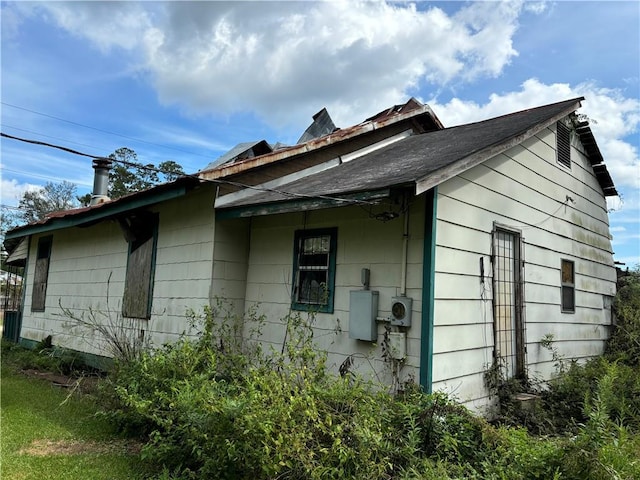 view of side of home