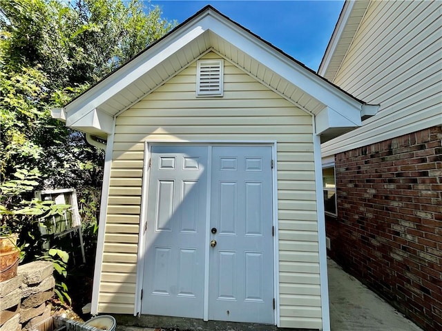 view of outbuilding