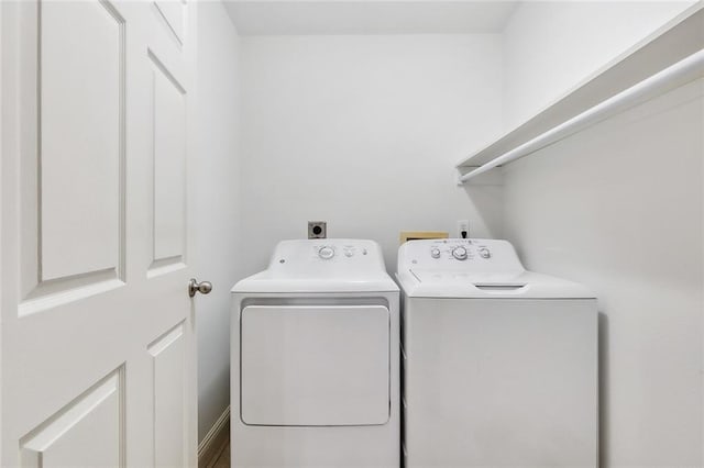 laundry area featuring washer and clothes dryer