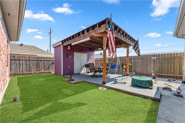 view of yard with a patio area