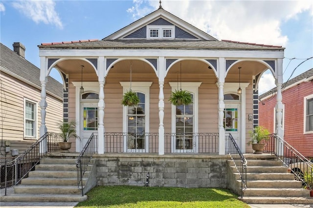 view of front of home featuring a porch