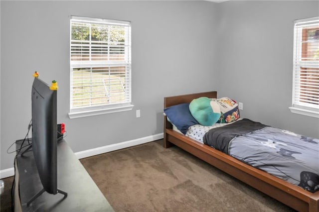 bedroom featuring carpet floors