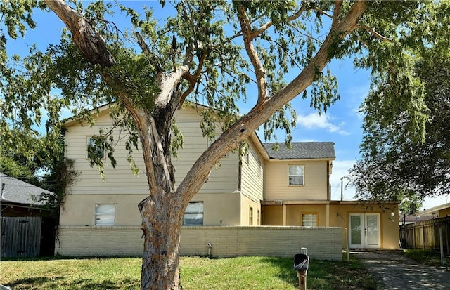 view of front of home with a front yard