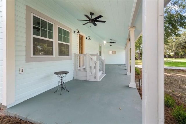 view of patio with ceiling fan and covered porch